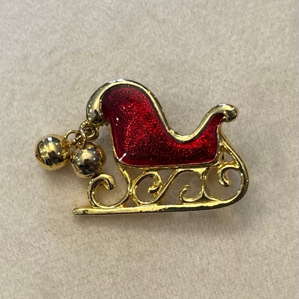 Vintage Signed Sleigh Brooch Red Enamel Gold Tone Pin Christmas‎ Holiday Winter